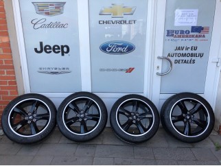 Wheels with tyres (Bullitt)